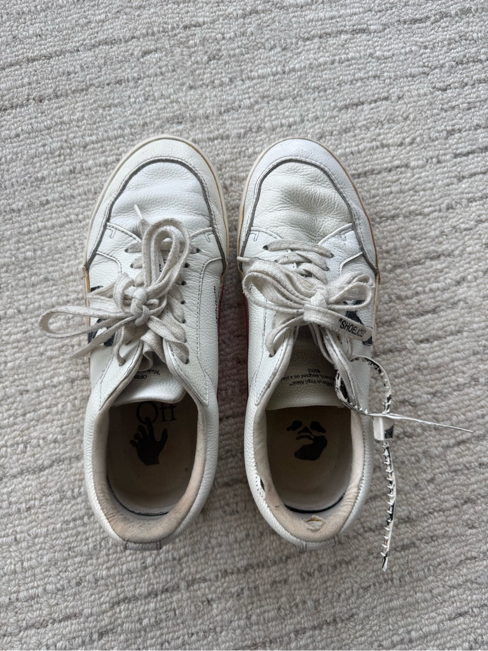 Off-White Low Vulcanized Sneakers